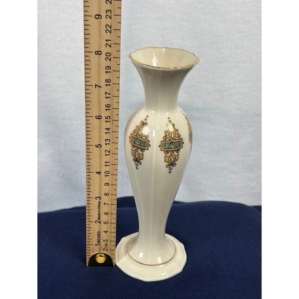 Lenox Catalan Collection Bud Vase Fine Ivory Porcelain 24k Gold Trim 1-728-6320
